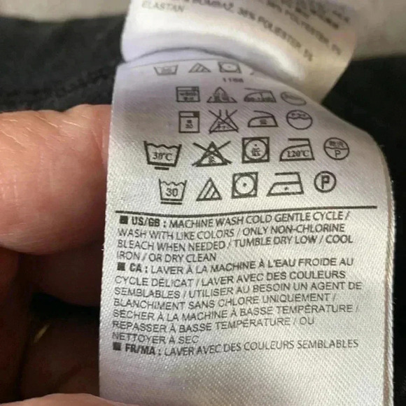 Banana Republic black  sweatpants with zippers at the ankle and a front tie. - Picture 6 of 7